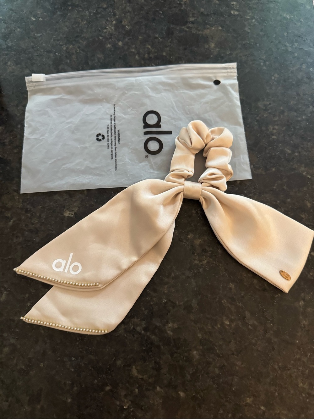 ALO Yoga Satin Bow Scrunchie in Beige